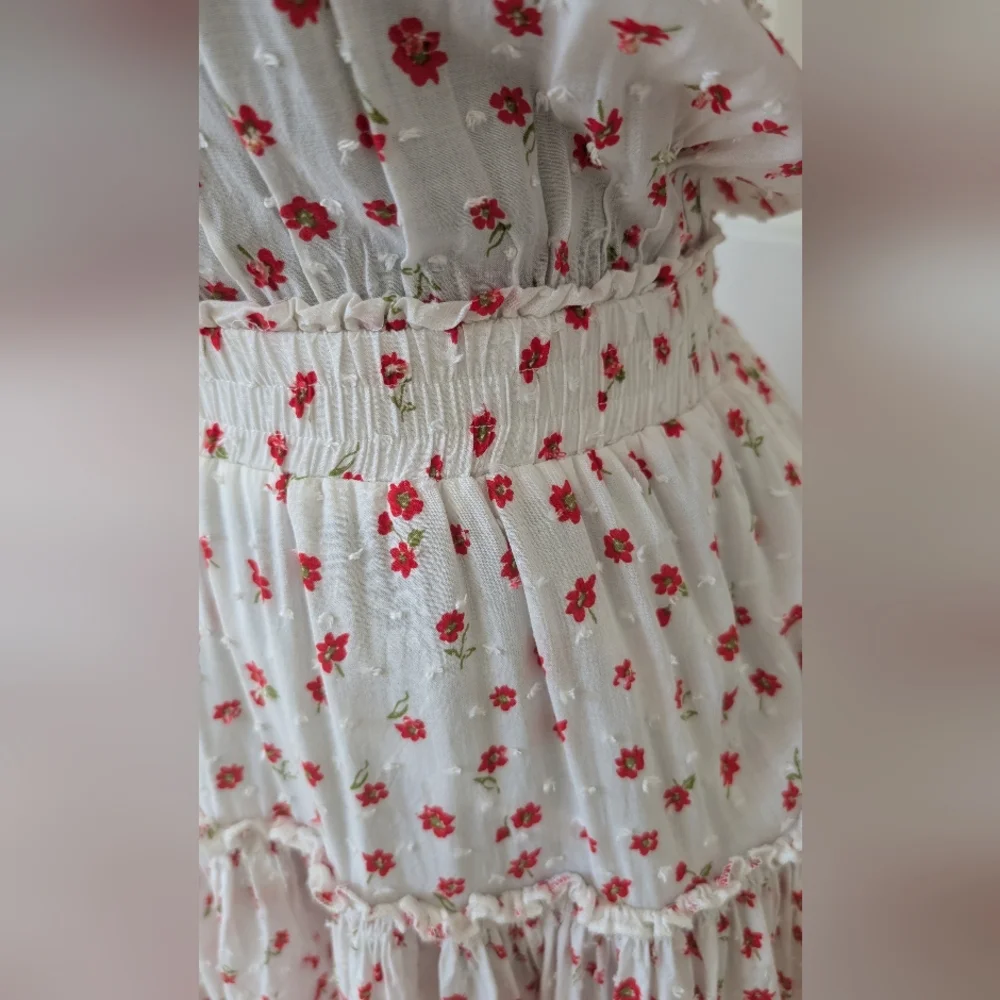 Skylar + Madison White Dress with Red Floral Pattern Size Small - Picture 9 of 10